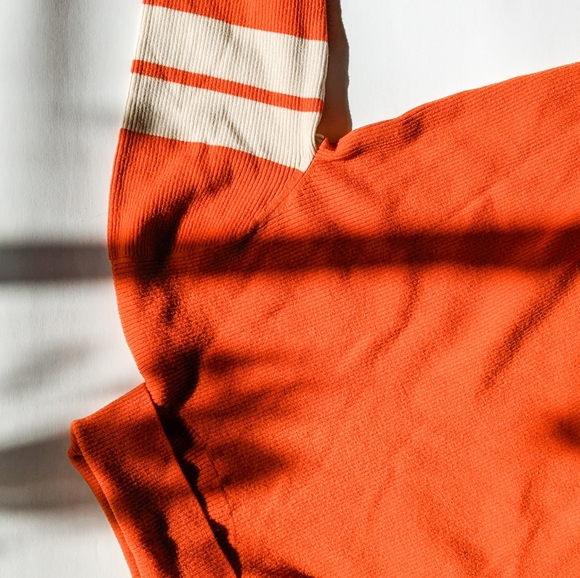 Retro Turtle Neck Sweater - Picture 3 of 3